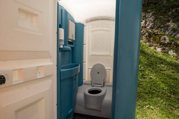 Best Portable bathroom rental  in Oakes, ND